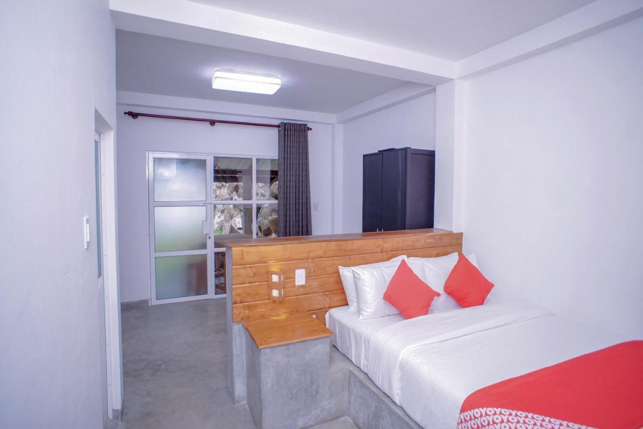 Pineview Hotell Unawatuna Exteriör bild
